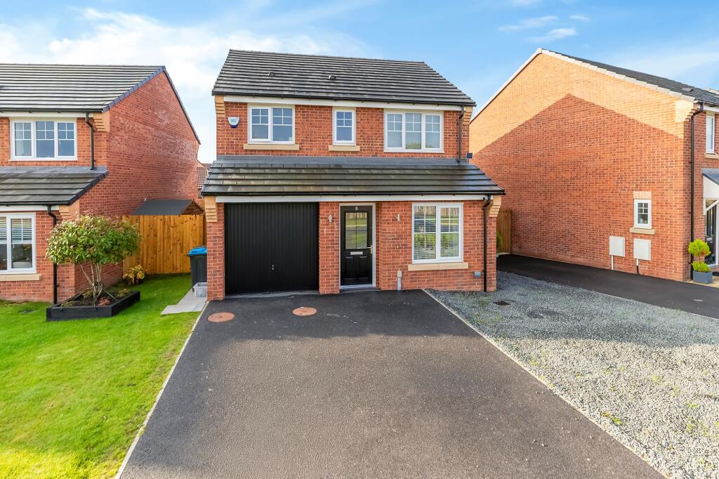 3 Bedroom Detached in HG5 0GH