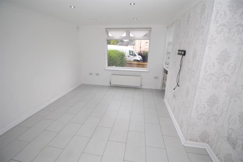 Apartment in Paisley, Inverclyde - View 3
