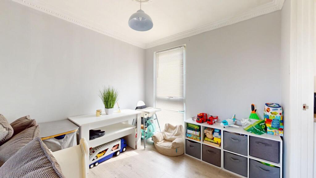 Apartment in Dartford - View 3