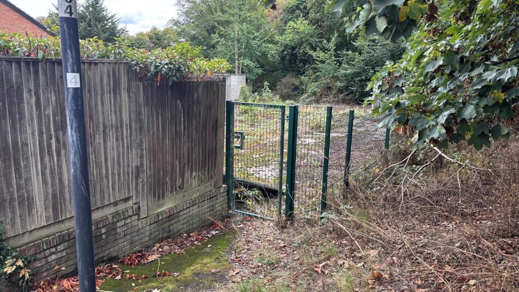Land at 234 Lynch Hill Lane, Berkshire, SL2 2PX - More
