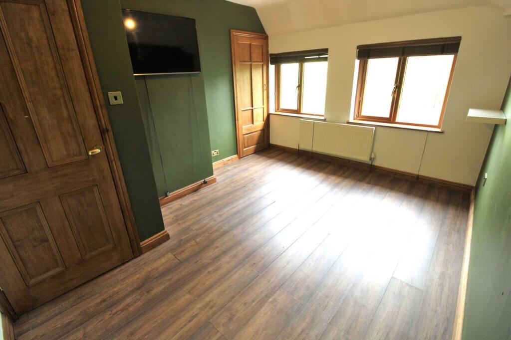 House in Stoke-on-Trent - View 4