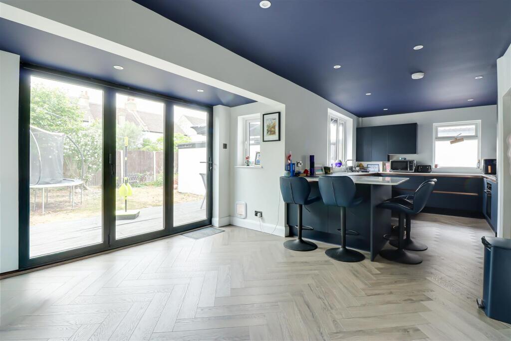 House in Southend-on-Sea - View 2