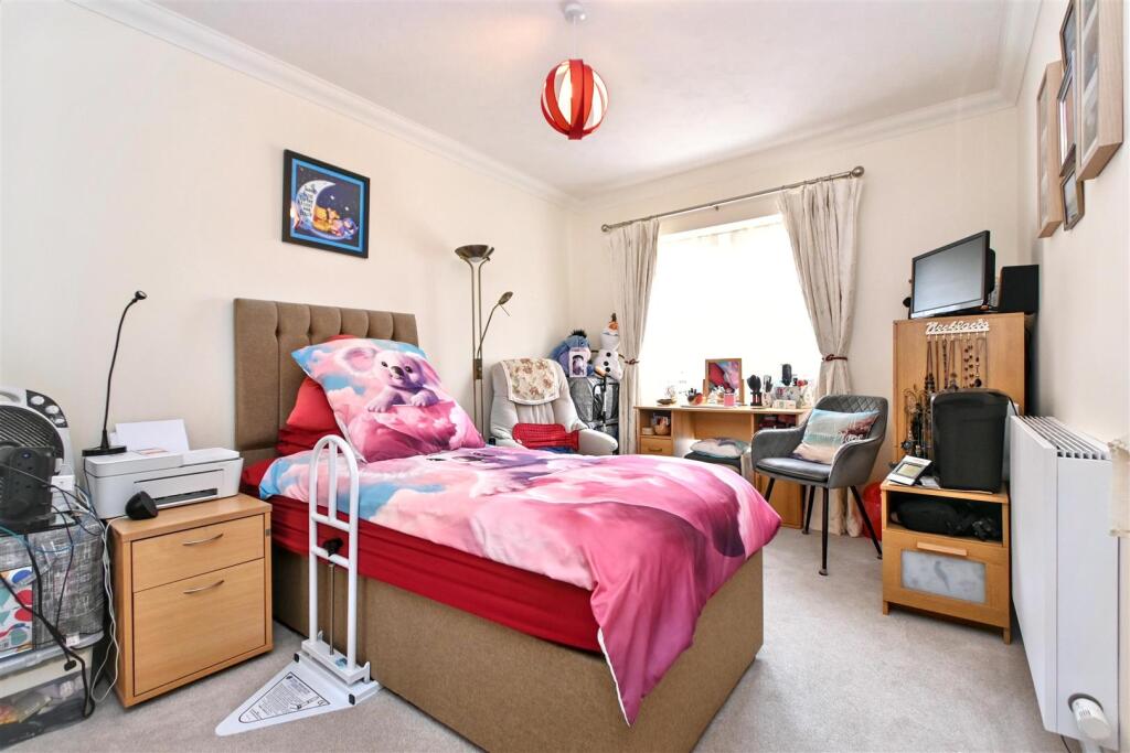 Southfields Road, Eastbourne photo 4
