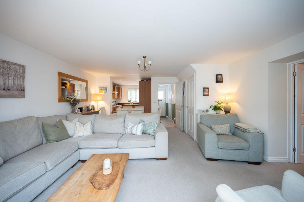 House in Redhill - View 3