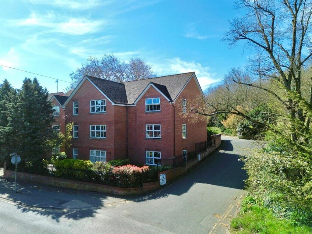 Main image of property: Romani Close, Warwick