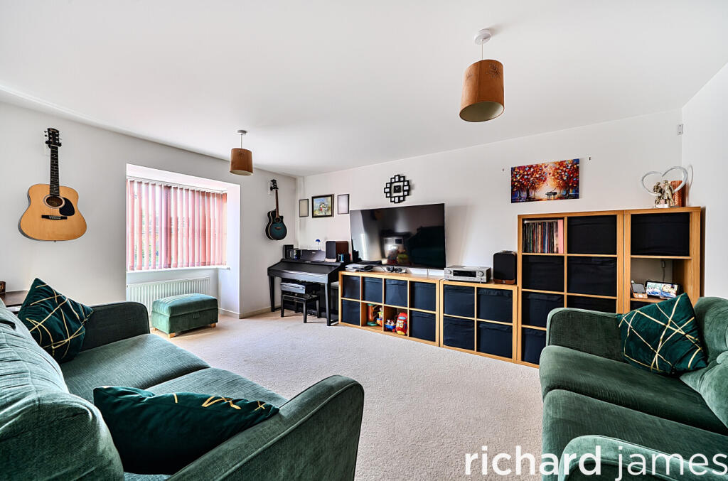 House in Swindon, Mouldon View - View 3