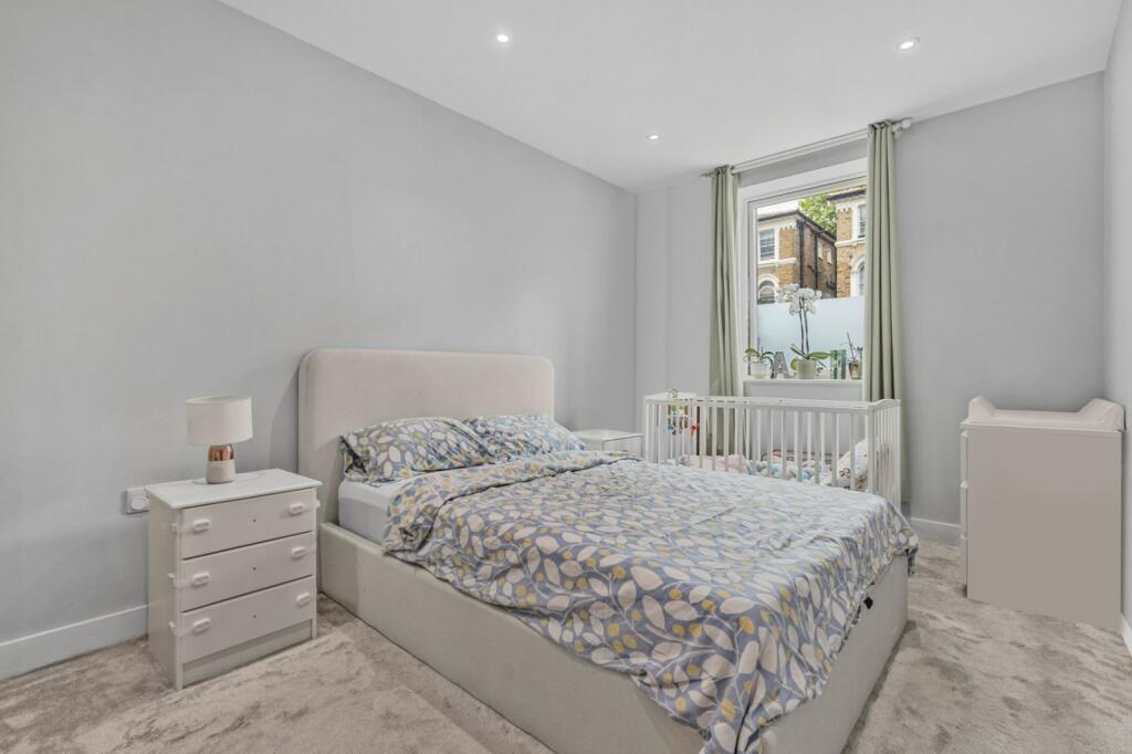 Apartment in London, City of Westminster - View 3