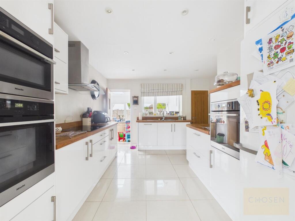 House in Tewkesbury, Watermead, Brockworth - View 5