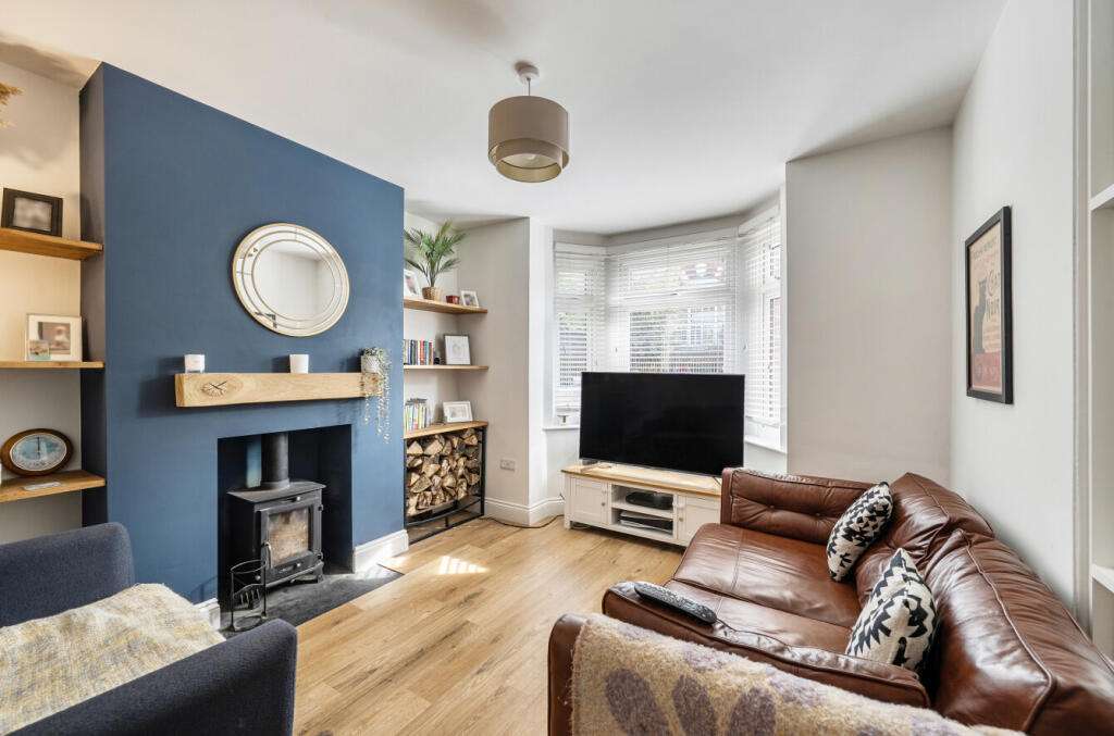 House in Southampton - More