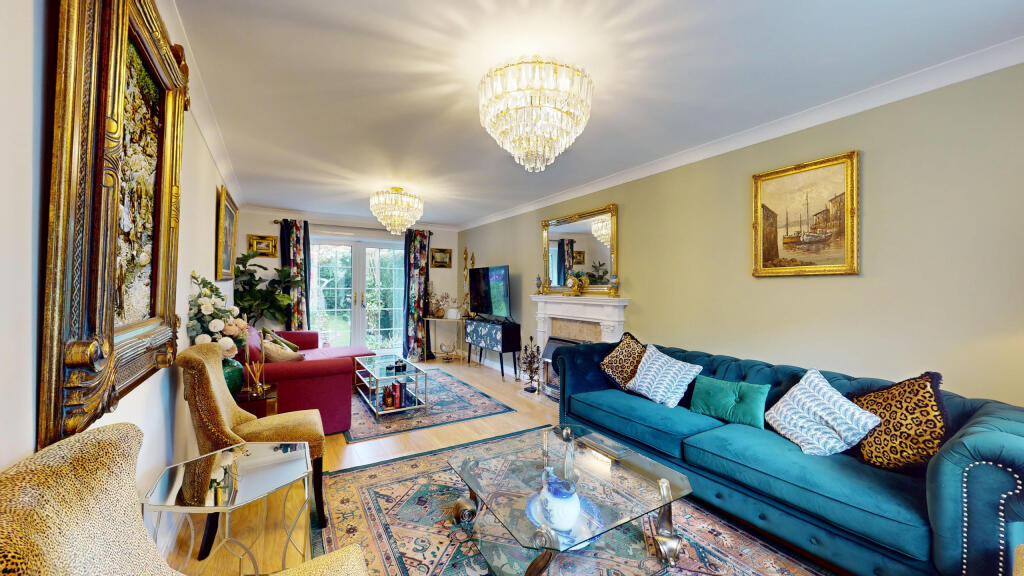Hall Rise, Bramhope, Leeds, West Yorkshire - View 4