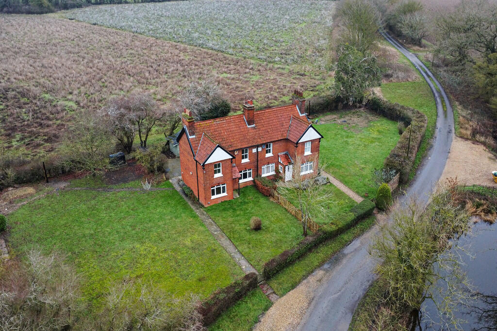 Main image of property: Delvyns Lane, Gestingthorpe, Essex