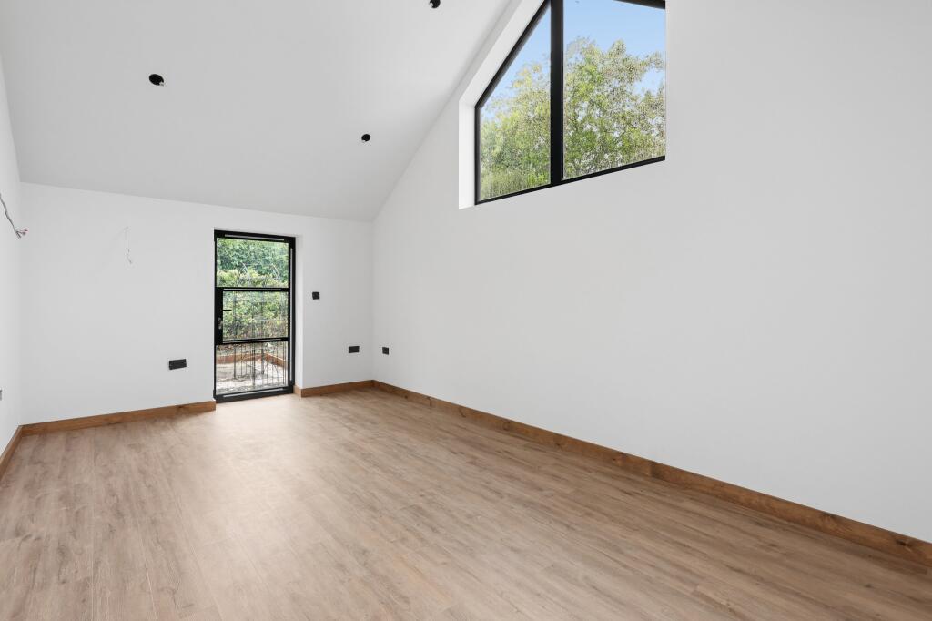 House in Guildford - View 4