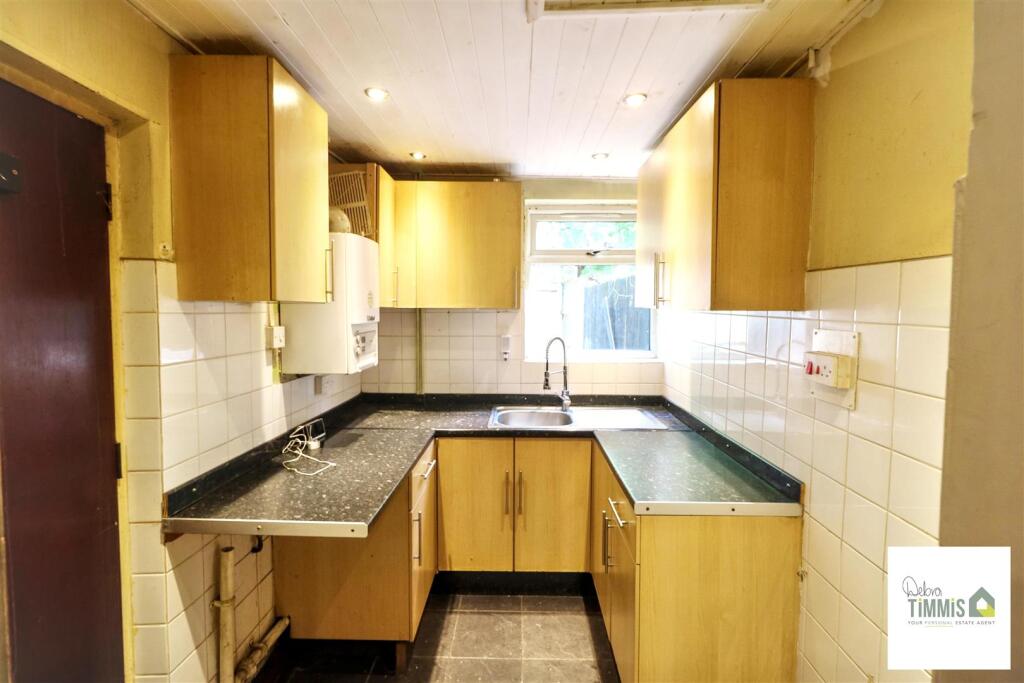 House in Stoke-on-Trent - More