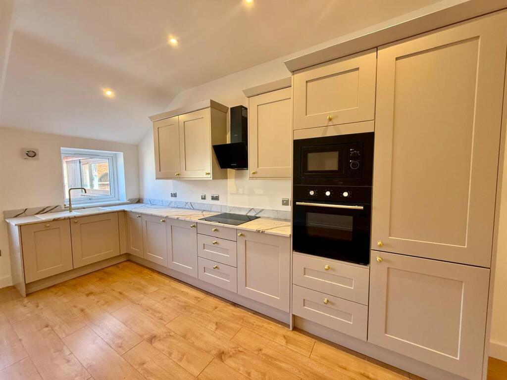 Apartment in Macclesfield, Cheshire East - More