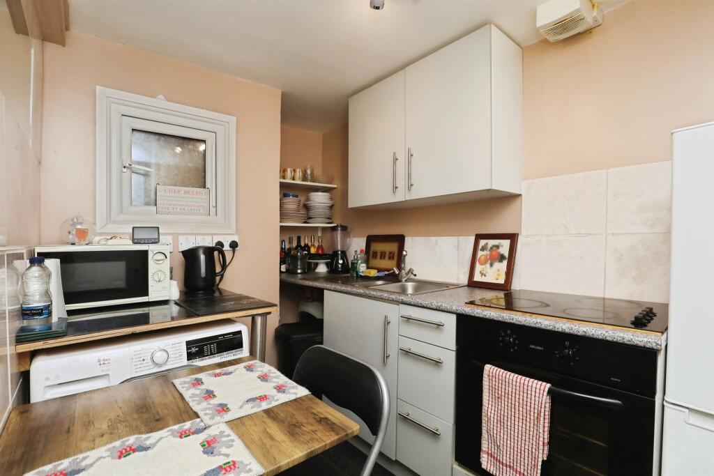 Sprowston Road, Norwich photo 3