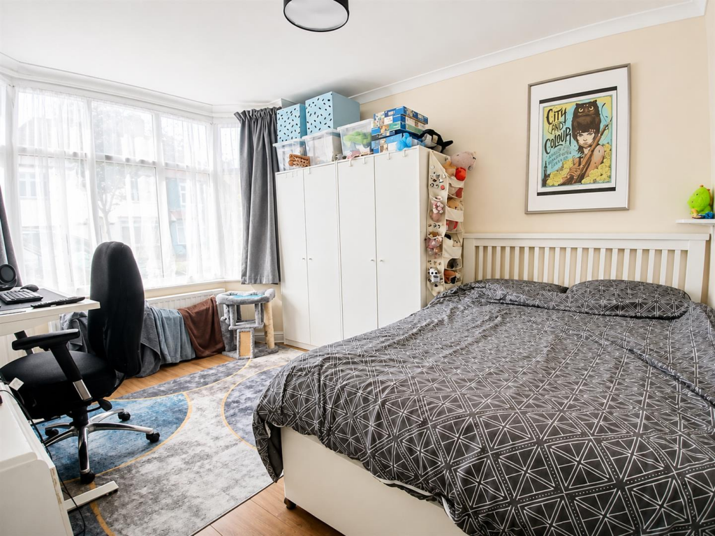 House in Nuneaton and Bedworth, Lower Farm Estates, Weddington - More