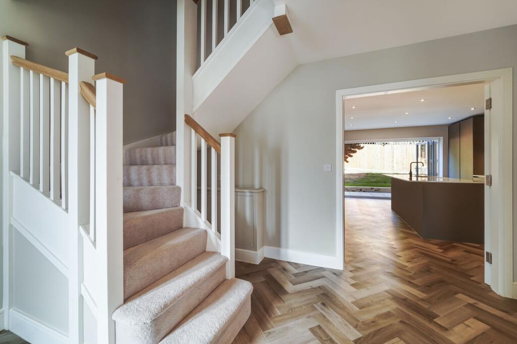 House in Reigate and Banstead, Surrey - View 5