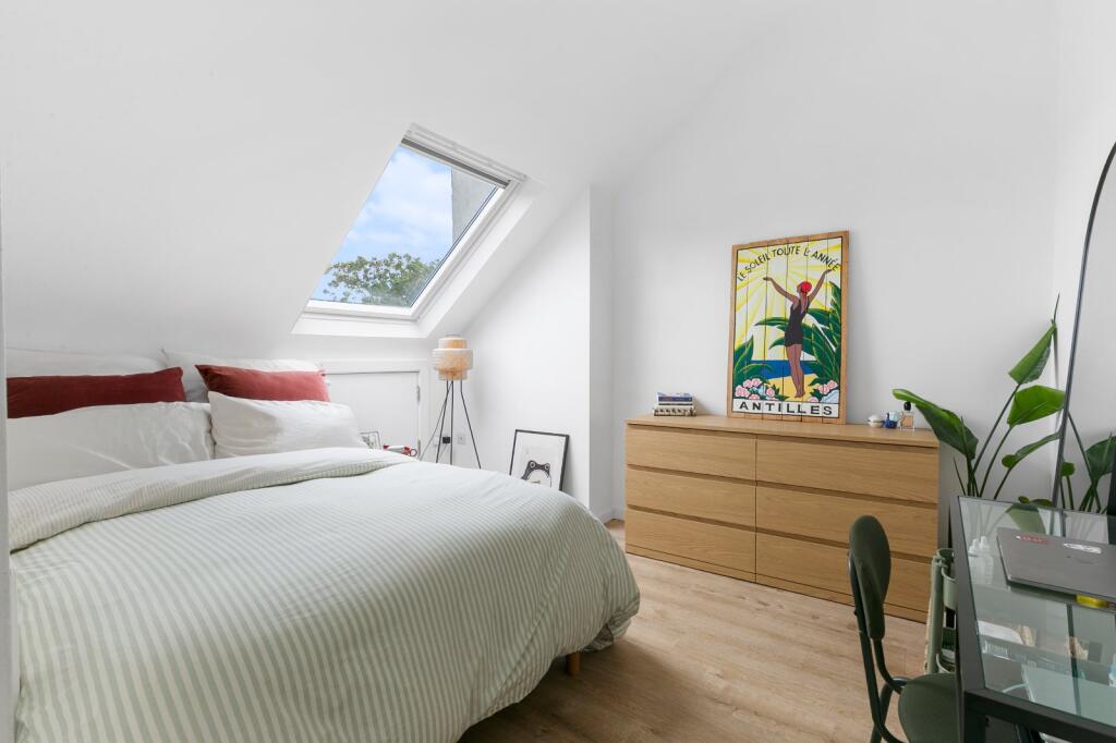 Apartment in London - More