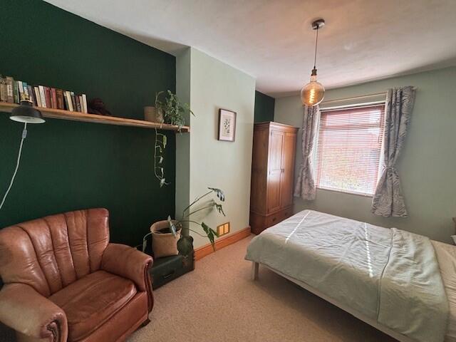 House in Bristol, Fishponds - More