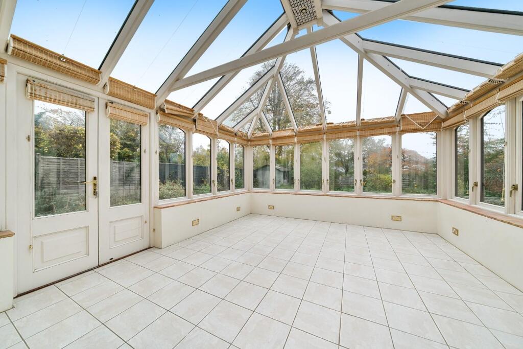 House in Slough - View 4