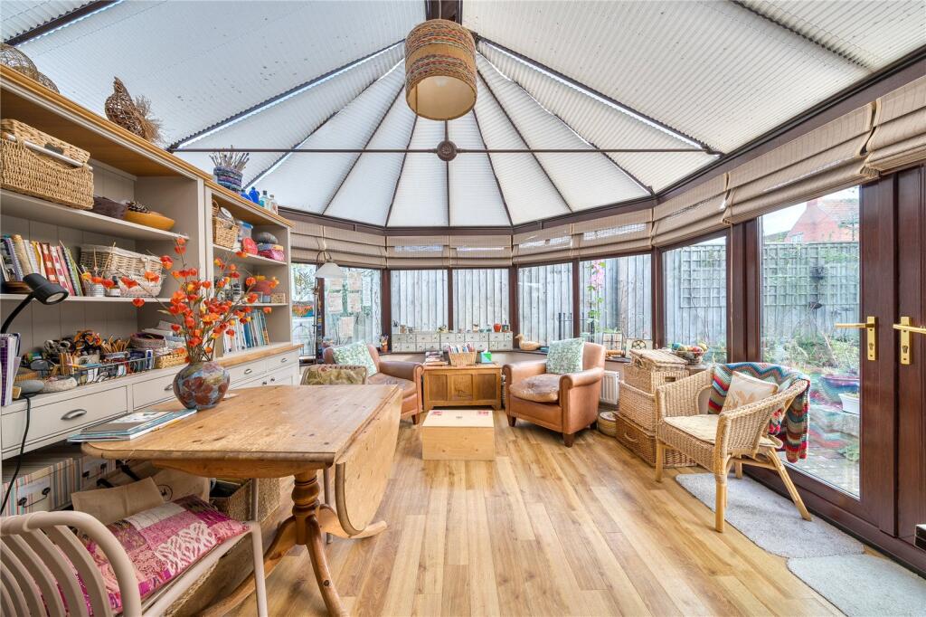 Additional image 4 of Bella View Gardens, Glastonbury, Somerset, BA6