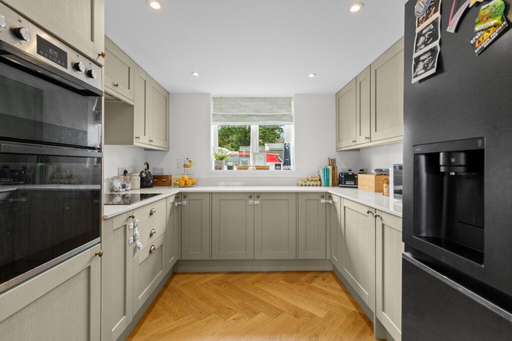 Hawks Road, Hailsham, East Sussex, BN27 photo 4