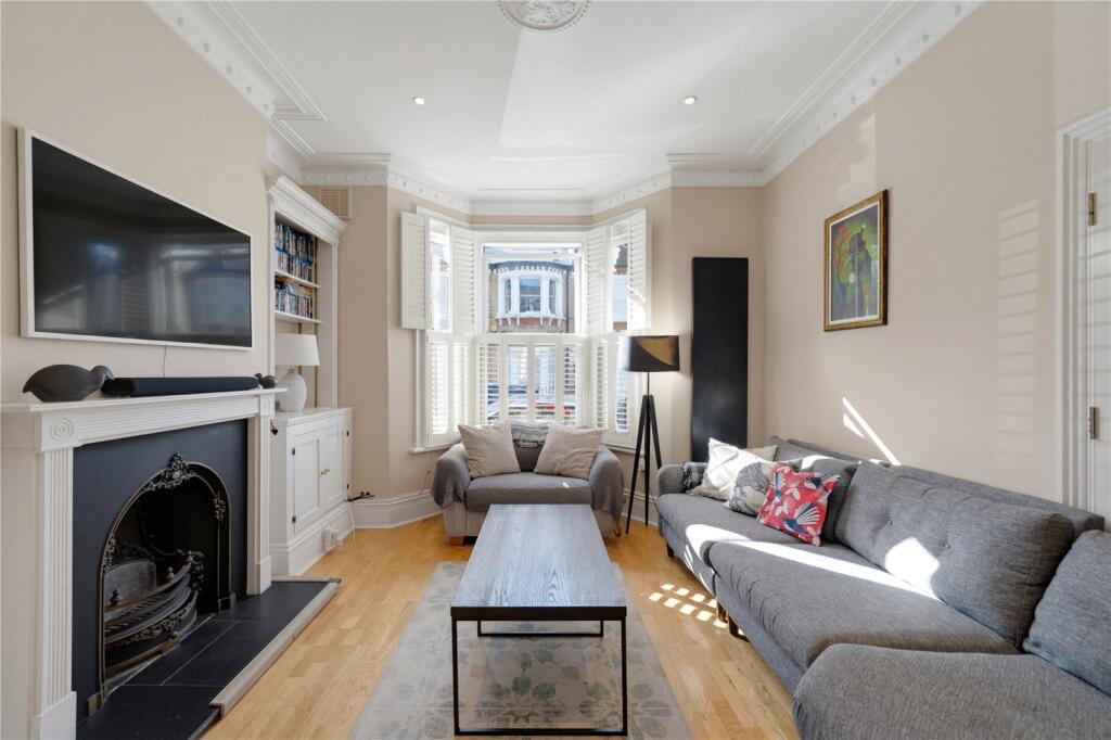 House in London, Falcon Estate, Clapham Junction - View 2