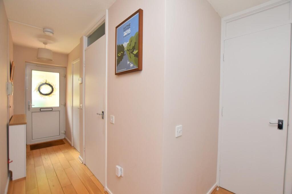 Whitegates Close, Hythe photo 4