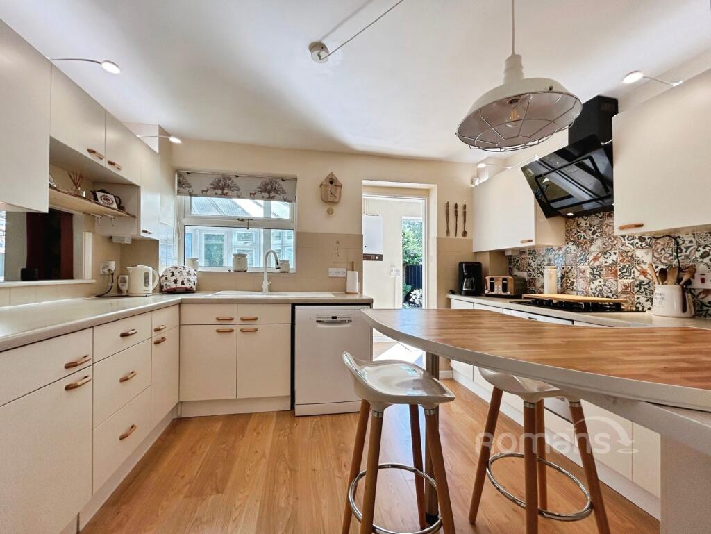 House in Hart, Hartley Wintney - View 3