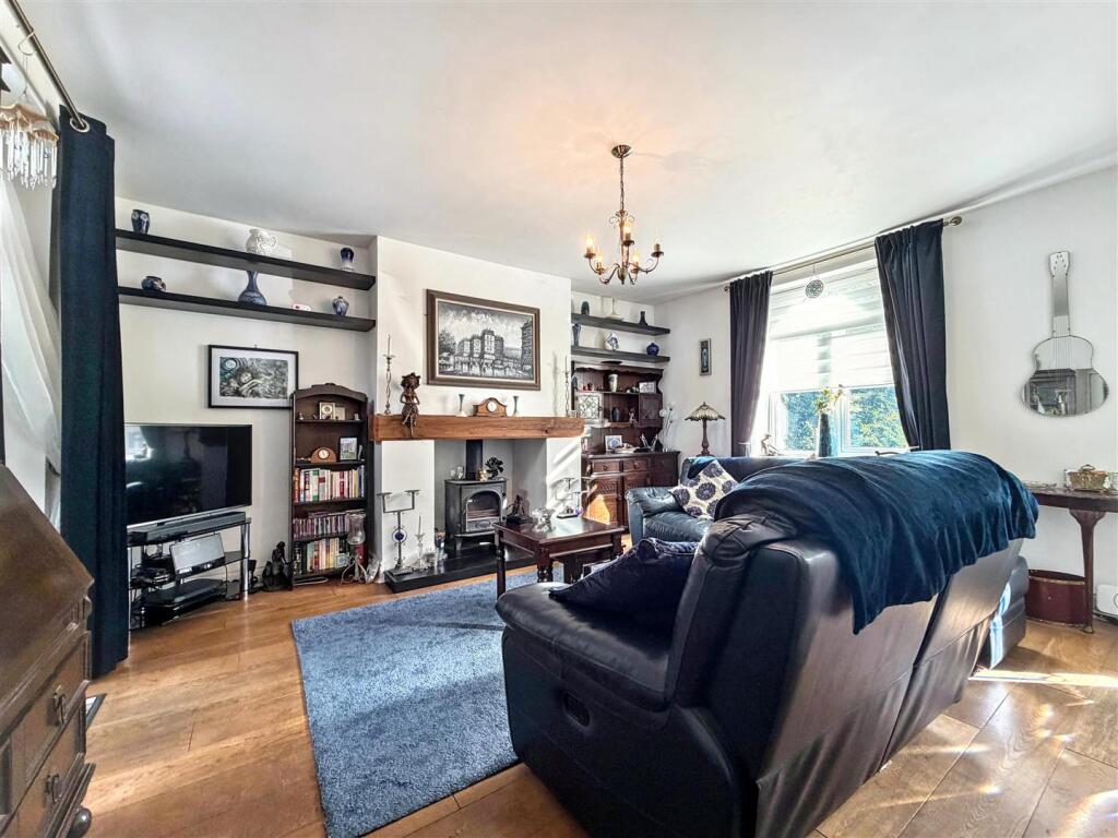 House in High Peak, Buxton - View 4