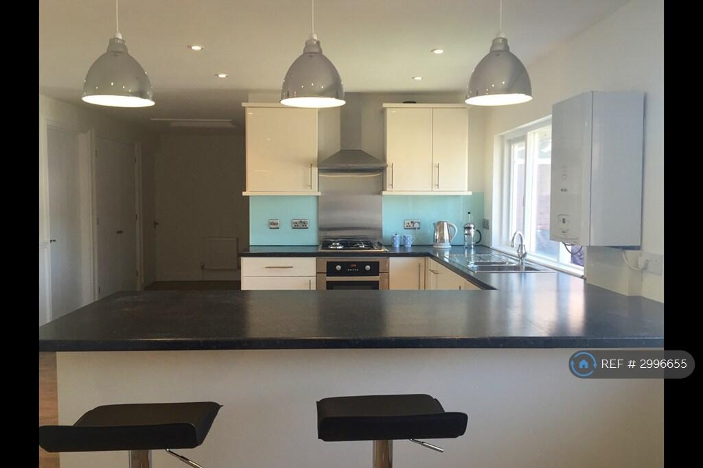 Main image of property: Guildford Road, Farnham, GU9