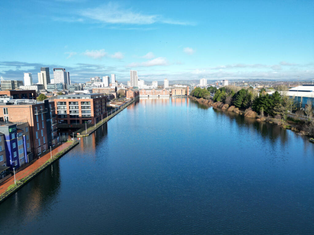 Apartment in Cardiff, Henke Court, Butetown - View 2