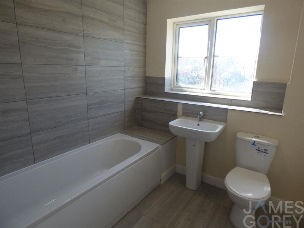 House in Dartford - View 4