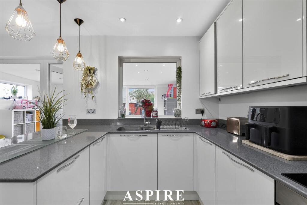 House in Castle Point, Essex - View 5