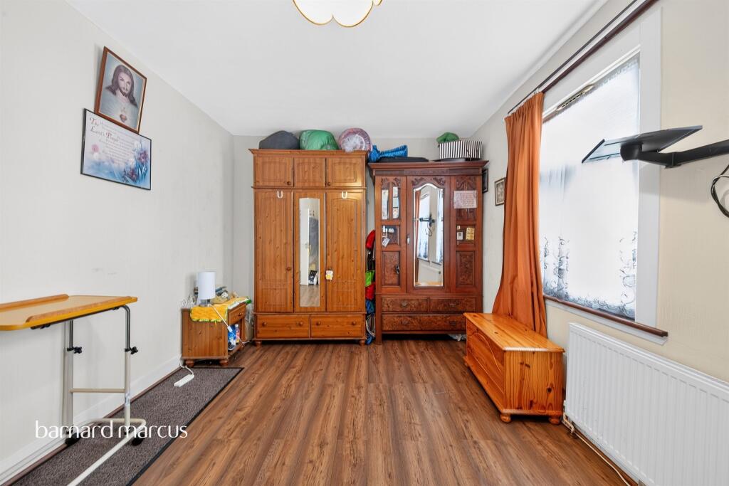 House in London - View 4