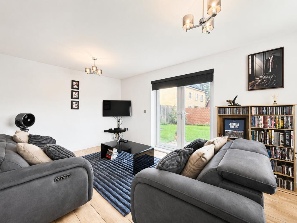 House in Basildon, Essex - View 2