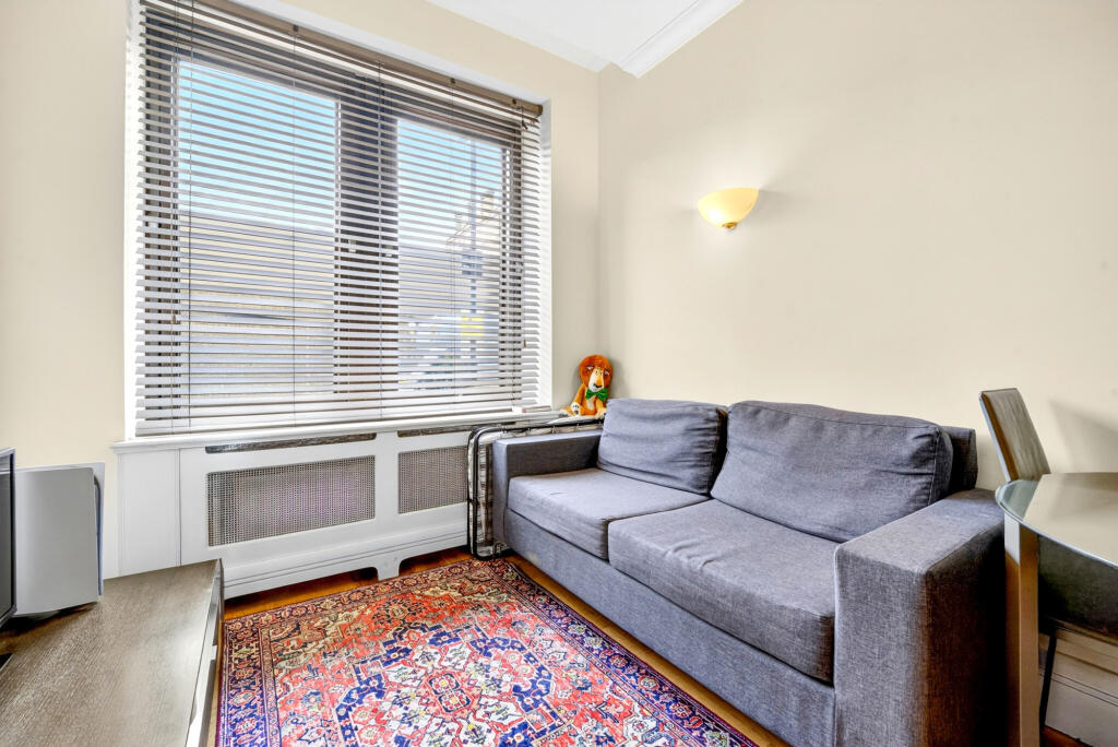9 Belvedere Road, London, London, SE1 - View 2