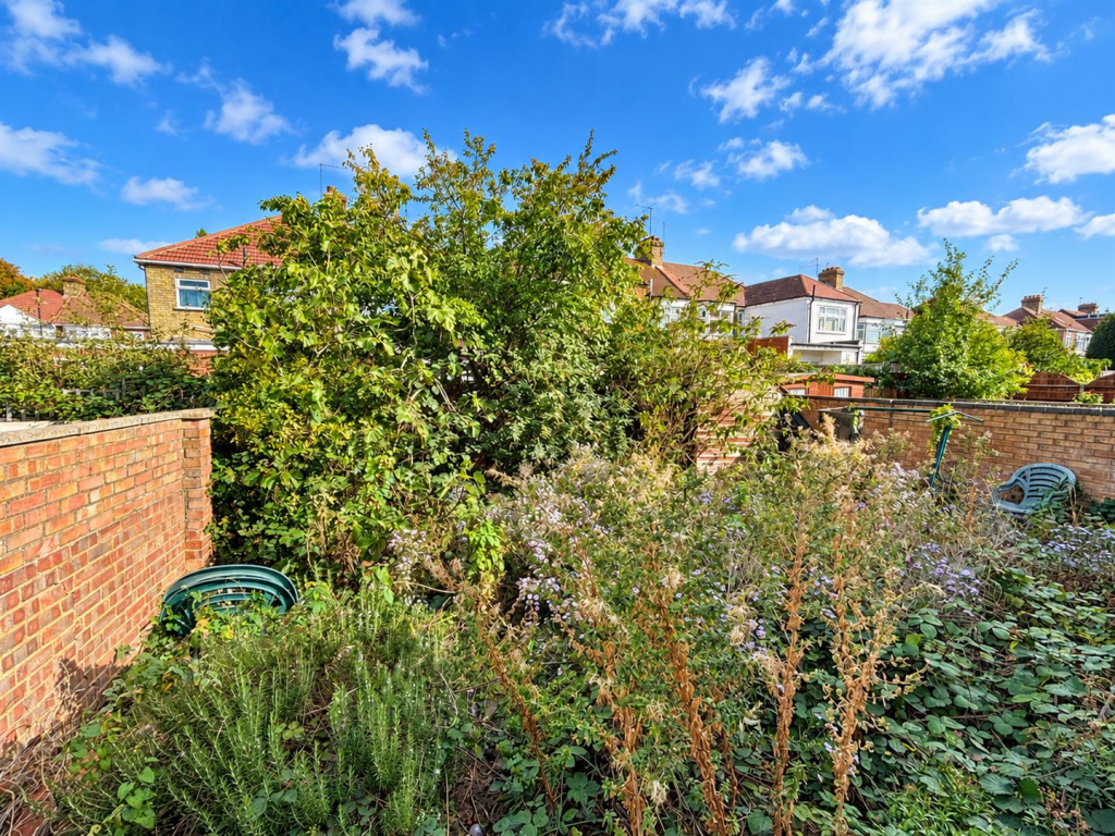 House in London - View 3