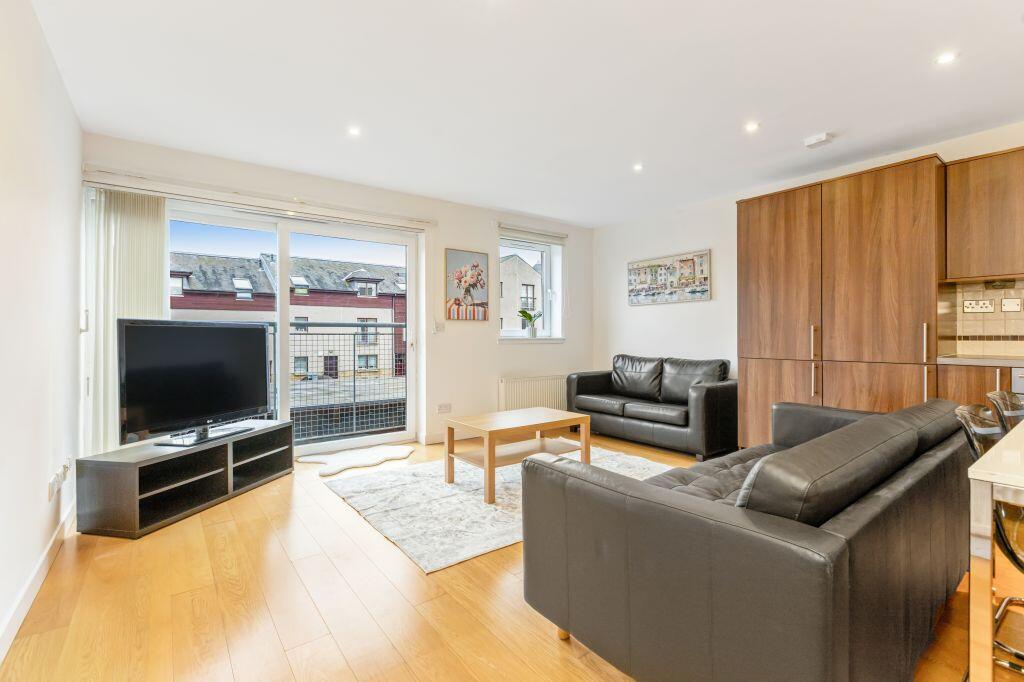 Main image of property: 75/4 The Green, Edinburgh, EH4 5BH