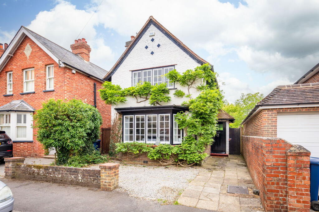 3-bed detached on Barton Road, Bramley, GU5 0EA, £750,000
