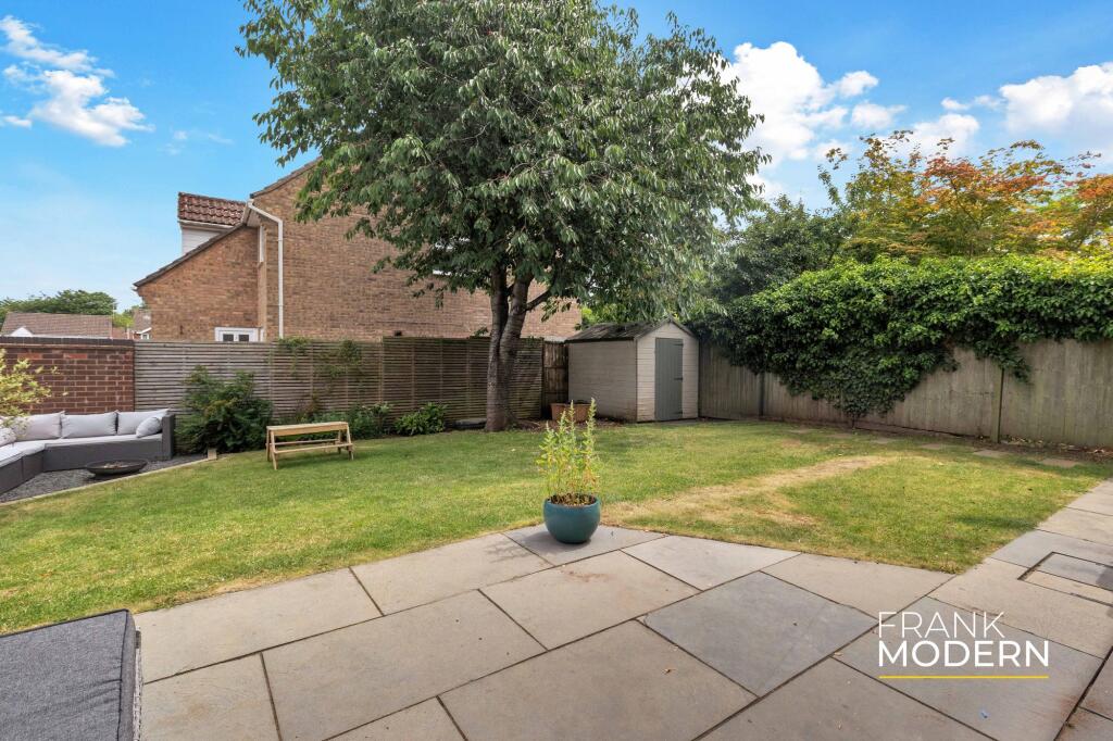 Bullfinch Close, Oakham, LE15 photo 4