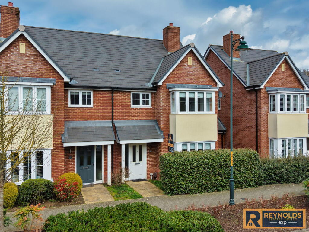 Main image of property: CHAIN FREE home in Beacon Avenue, Kings Hill, ME19 4LH