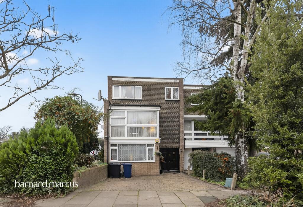 Main image of property: Templewood, London