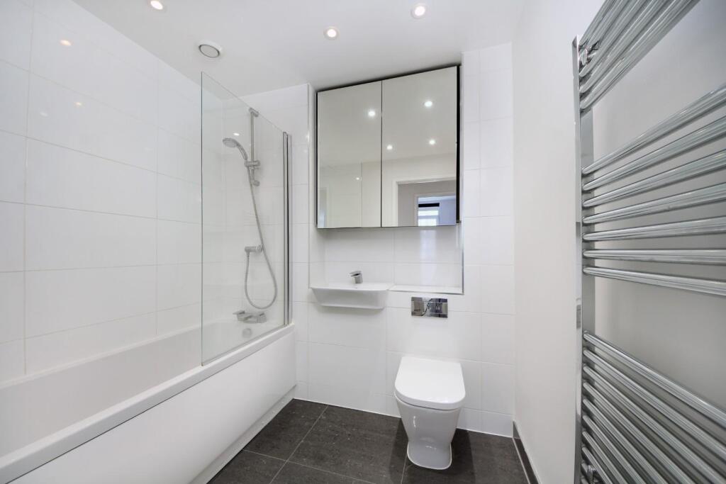 Apartment in London - More