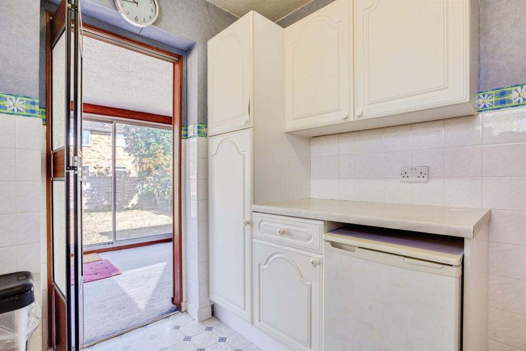 House in Wakefield, Windmill Hill, Crofton - View 4