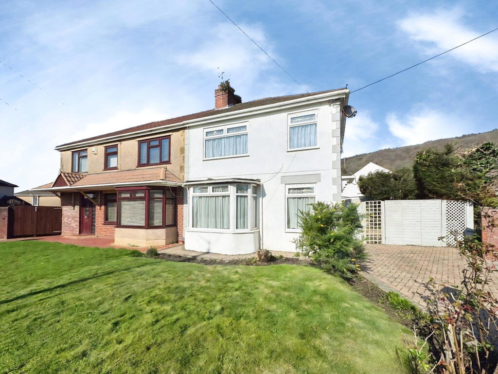 3-bed semi-detached on Mayberry Road, Baglan, Port Talbot, SA12 8, £170,000