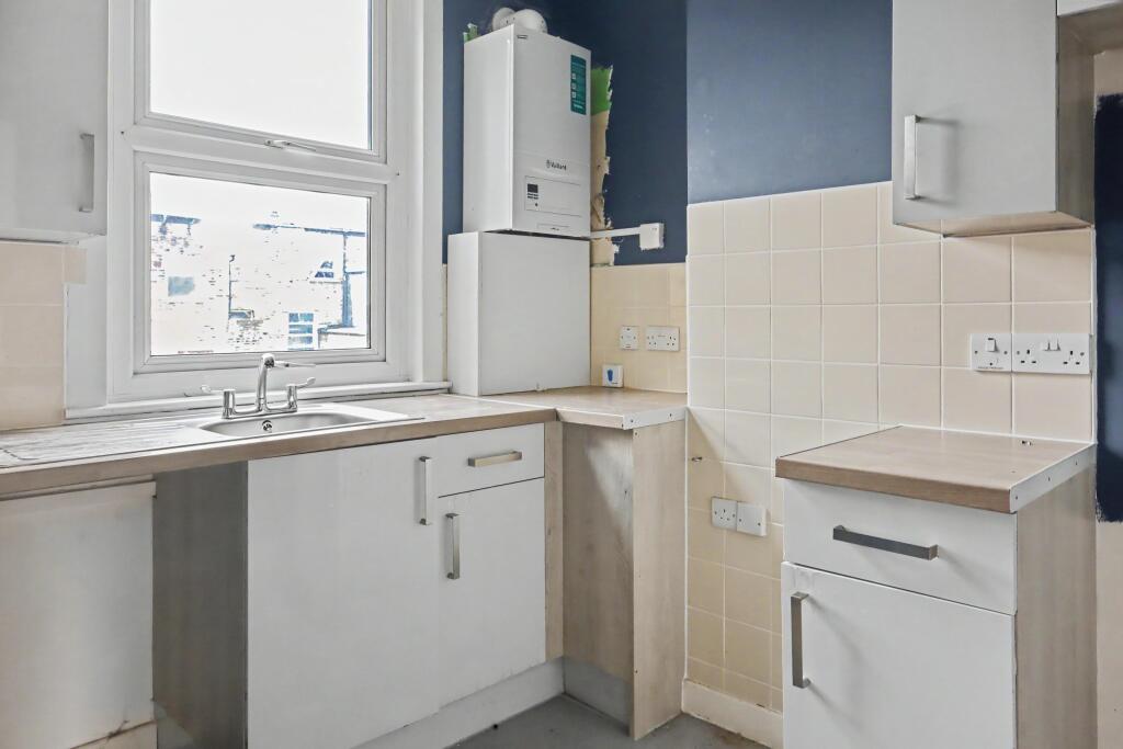 Apartment in London, Stockwell Park, Stockwell - View 3