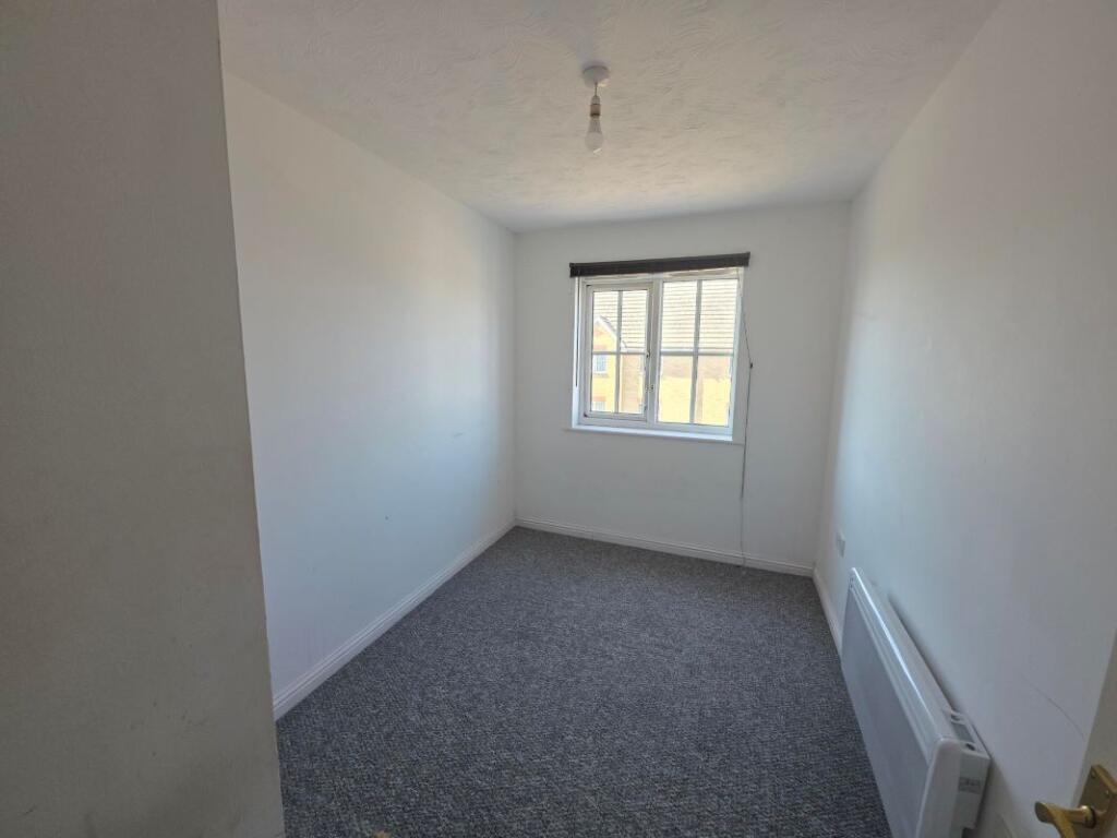 Apartment in Romford - More