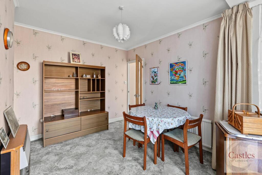 House in Enfield - View 4