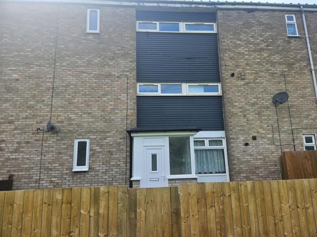Main image of property: Sandford Close, Bransholme, HU7